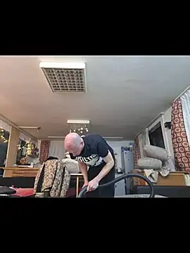 svenpfeifer online show from December 18, 6:36 pm