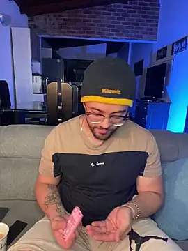 Snapshot of SrM0rgan chatting on March 14, 2:42 am SrM0rgan online show from March 14, 2:42 am