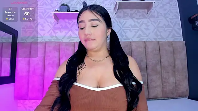 MelinaCruz online show from October 10, 4:33 am