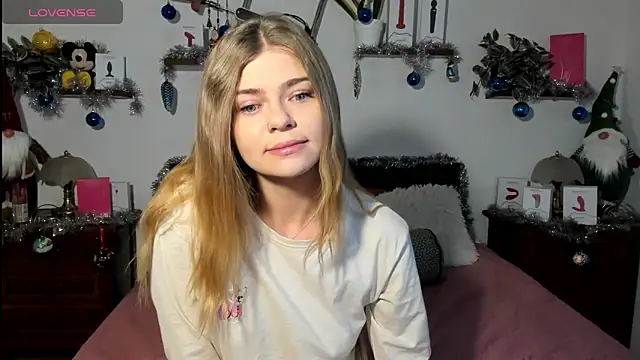 HaleyReedme online show from December 23, 8:23 am