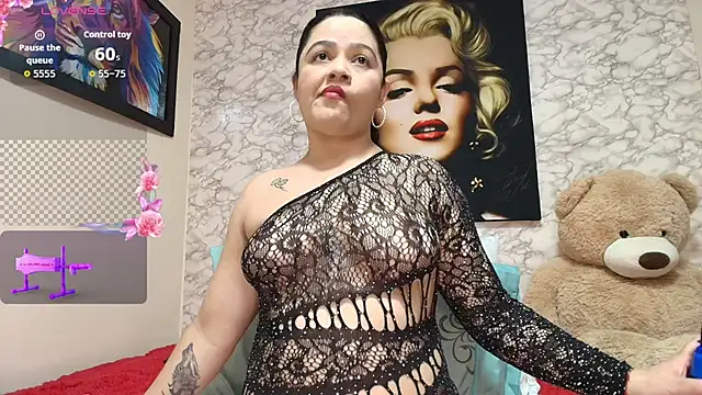 Snapshot of nataliaesmith_24 chatting on October 20, 5:35 pm nataliaesmith 24 online show from October 20, 5:35 pm