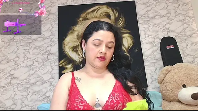 Snapshot of nataliaesmith_24 chatting on April 25, 7:33 pm nataliaesmith 24 online show from April 25, 7:33 pm