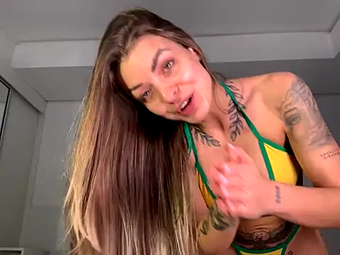 Snapshot of azimmer__ chatting on October 6, 6:16 pm azimmer online show from October 6, 6:16 pm