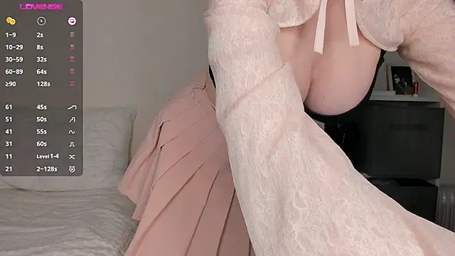 Snapshot of Strawberry_Deli chatting on May 28, 12:46 pm Strawberry Deli online show from May 28, 12:46 pm