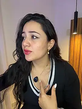 Snapshot of Isa_1207 chatting on February 15, 2:08 am Isa 1207 online show from February 15, 2:08 am