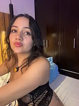 Snapshot of Isa_1207 chatting on April 21, 1:42 am Isa 1207 online show from April 21, 1:42 am