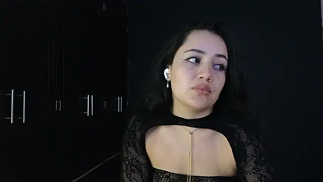 Snapshot of Isa_1207 chatting on May 13, 1:25 am Isa 1207 online show from May 13, 1:25 am