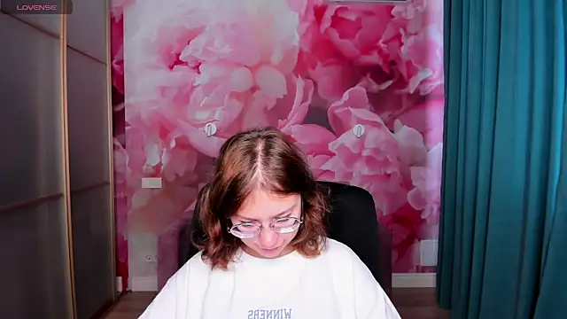 AngelinaLow online show from October 2, 11:28 am