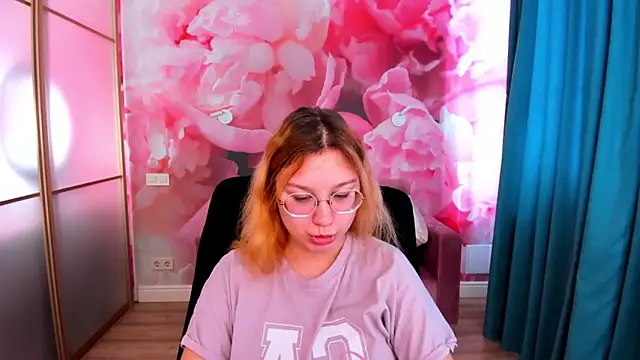 AngelinaLow online show from March 10, 12:32 pm