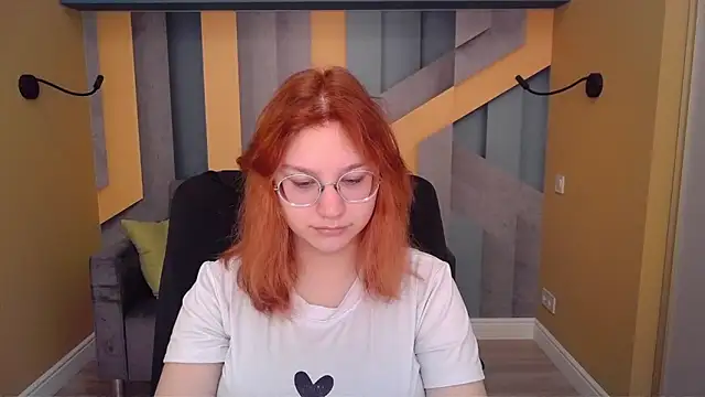 AngelinaLow online show from March 15, 6:30 am