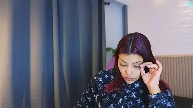 TiffanyWalk online show from January 19, 11:25 am