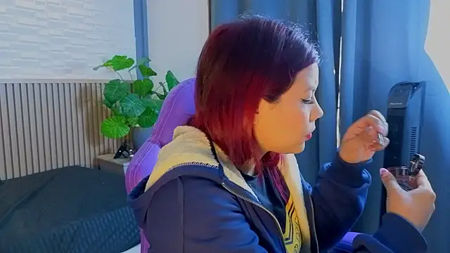 TiffanyWalk online show from March 2, 12:45 pm