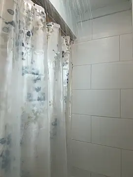 SpaceCowWhore online show from April 18, 2:54 pm