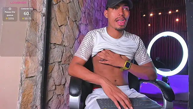 Snapshot of LiamByrne chatting on December 15, 7:01 am LiamByrne online show from December 15, 7:01 am