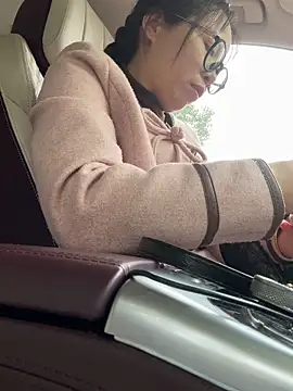 aa520uv online show from November 6, 4:57 am