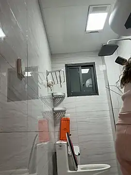 aa520uv online show from February 7, 12:09 pm