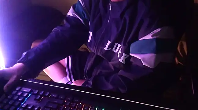 Snapshot of zhezheggin chatting on March 12, 2:12 pm zhezheggin online show from March 12, 2:12 pm