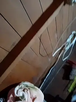 Snapshot of indio9233 chatting on September 29, 3:22 am indio9233 online show from September 29, 3:22 am