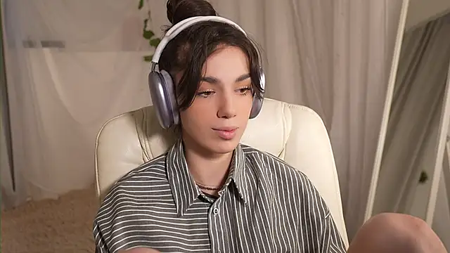 mystica  online show from November 29, 12:08 pm