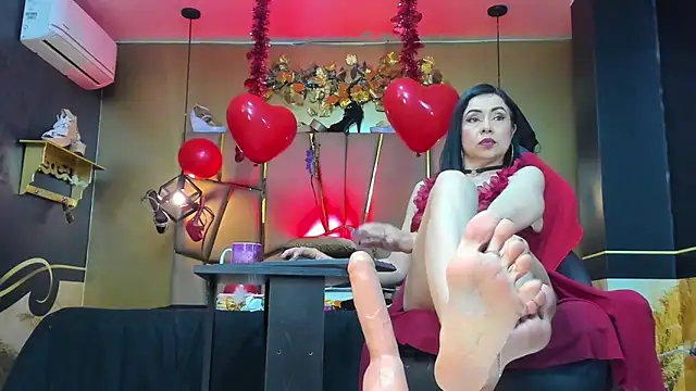 Kendraa Hot online show from February 14, 1:08 pm