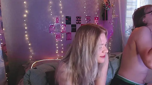 Your Horny Friends online show from May 31, 7:59 am
