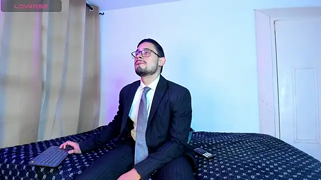 pleasurecompany3 online show from March 18, 7:10 pm