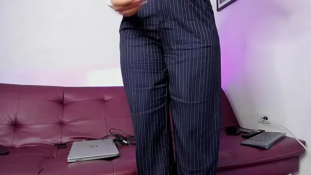 pleasurecompany3 online show from September 15, 9:48 pm