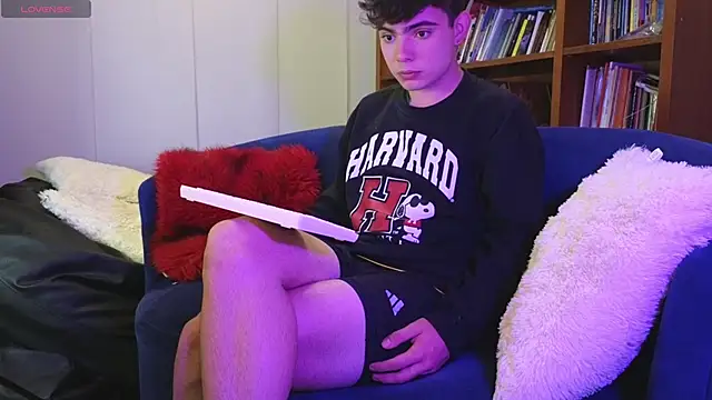 lukeboyce33 online show from March 26, 4:51 am