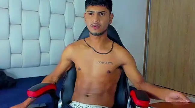 Snapshot of FelipeBrais chatting on March 18, 8:59 pm FelipeBrais online show from March 18, 8:59 pm