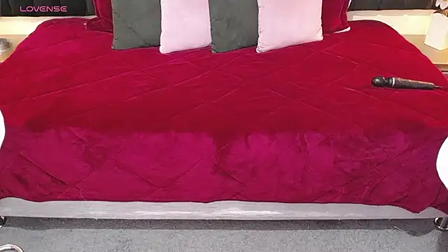 Snapshot of ailyn_maury chatting on February 2, 1:32 pm ailyn maury online show from February 2, 1:32 pm