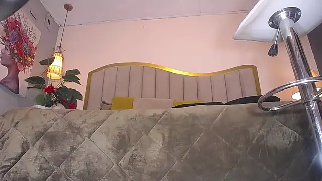 Snapshot of ailyn_maury chatting on February 10, 1:26 pm ailyn maury online show from February 10, 1:26 pm