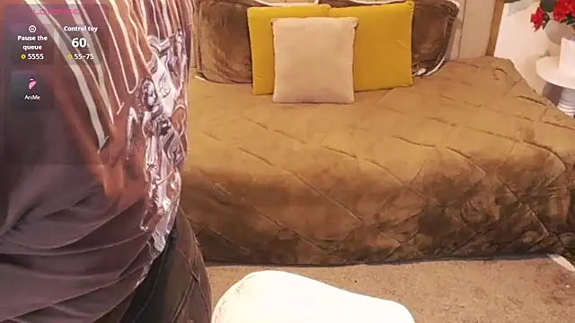 Snapshot of ailyn_maury chatting on February 27, 1:33 pm ailyn maury online show from February 27, 1:33 pm