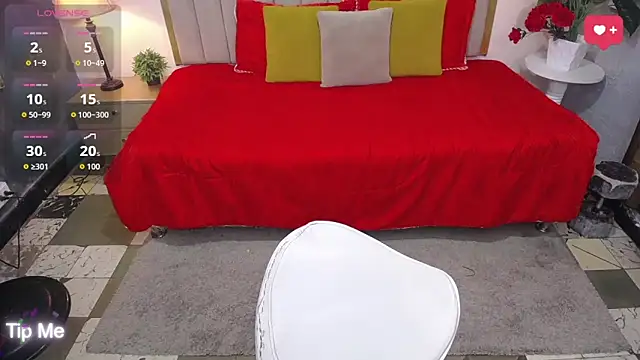 Snapshot of ailyn_maury chatting on March 6, 1:29 pm ailyn maury online show from March 6, 1:29 pm