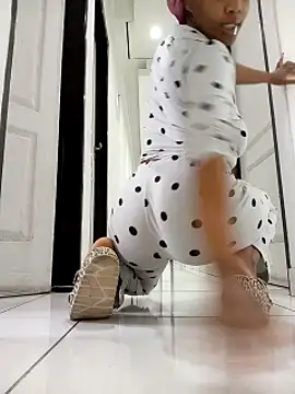 Hotytoty26 online show from November 12, 5:30 am