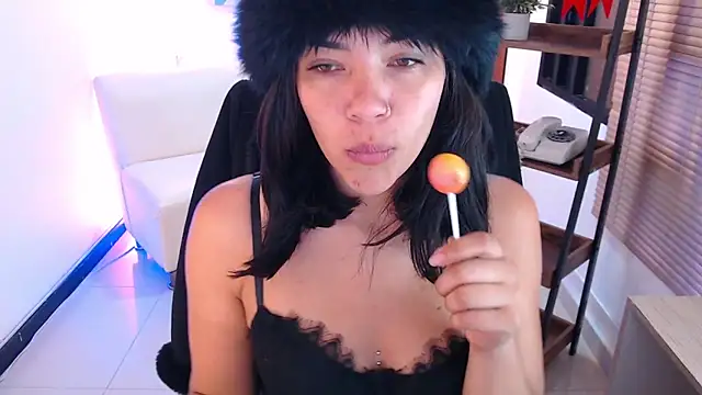 Snapshot of dangel_noir6 chatting on February 17, 12:01 pm dangel noir6 online show from February 17, 12:01 pm