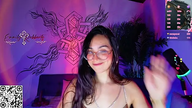 Emmi Roberts online show from May 16, 12:40 am