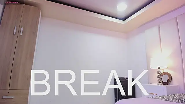 Snapshot of princesssammy2 chatting on March 19, 3:20 am princesssammy2 online show from March 19, 3:20 am