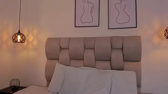 Hanna Evans   online show from September 21, 11:45 am