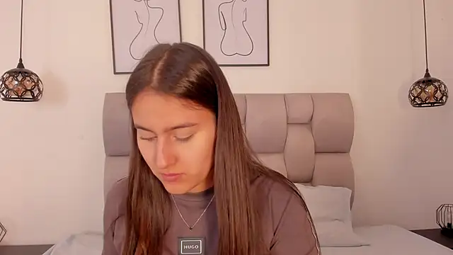 Hanna Evans   online show from October 11, 12:58 pm