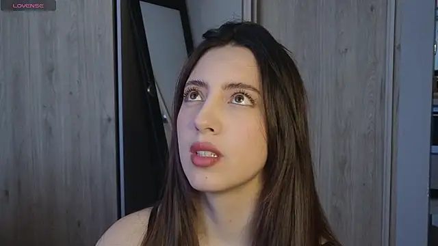 Snapshot of Rebbecawhite_meow chatting on November 21, 12:37 pm Rebbecawhite meow online show from November 21, 12:37 pm