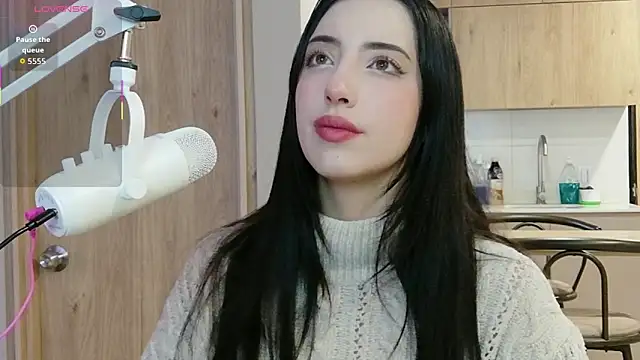 Snapshot of Rebbecawhite_meow chatting on January 7, 9:06 pm Rebbecawhite meow online show from January 7, 9:06 pm