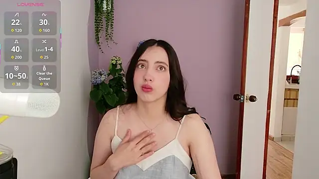 Snapshot of Rebbecawhite_meow chatting on February 22, 3:32 pm Rebbecawhite meow online show from February 22, 3:32 pm