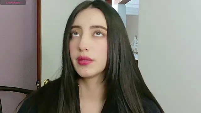 Snapshot of Rebbecawhite_meow chatting on March 12, 11:33 pm Rebbecawhite meow online show from March 12, 11:33 pm