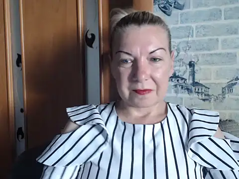 Snapshot of Lillia_Ray chatting on June 27, 12:22 pm Lillia Ray online show from June 27, 12:22 pm