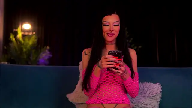 Snapshot of ChicaOra chatting on February 24, 9:57 pm ChicaOra online show from February 24, 9:57 pm