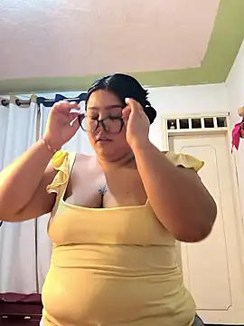 Snapshot of DianaGom chatting on January 16, 1:48 pm DianaGom online show from January 16, 1:48 pm