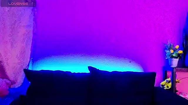 Snapshot of DianaGom chatting on February 23, 12:41 am DianaGom online show from February 23, 12:41 am