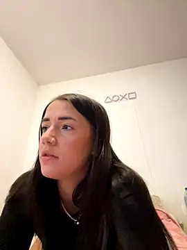 Snapshot of DarkVelvet chatting on December 17, 10:43 am DarkVelvet online show from December 17, 10:43 am