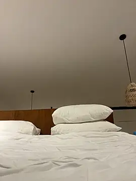 DarkVelvet online show from March 6, 11:28 am