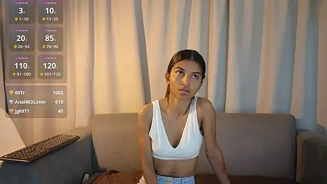 YuliethPetite online show from January 12, 11:59 am